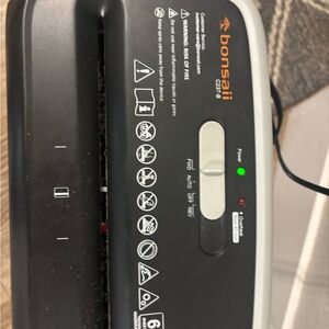 Bonsaii Paper Shredder Home/Office 8Sheet StripCut CD & Credit Card Shredder